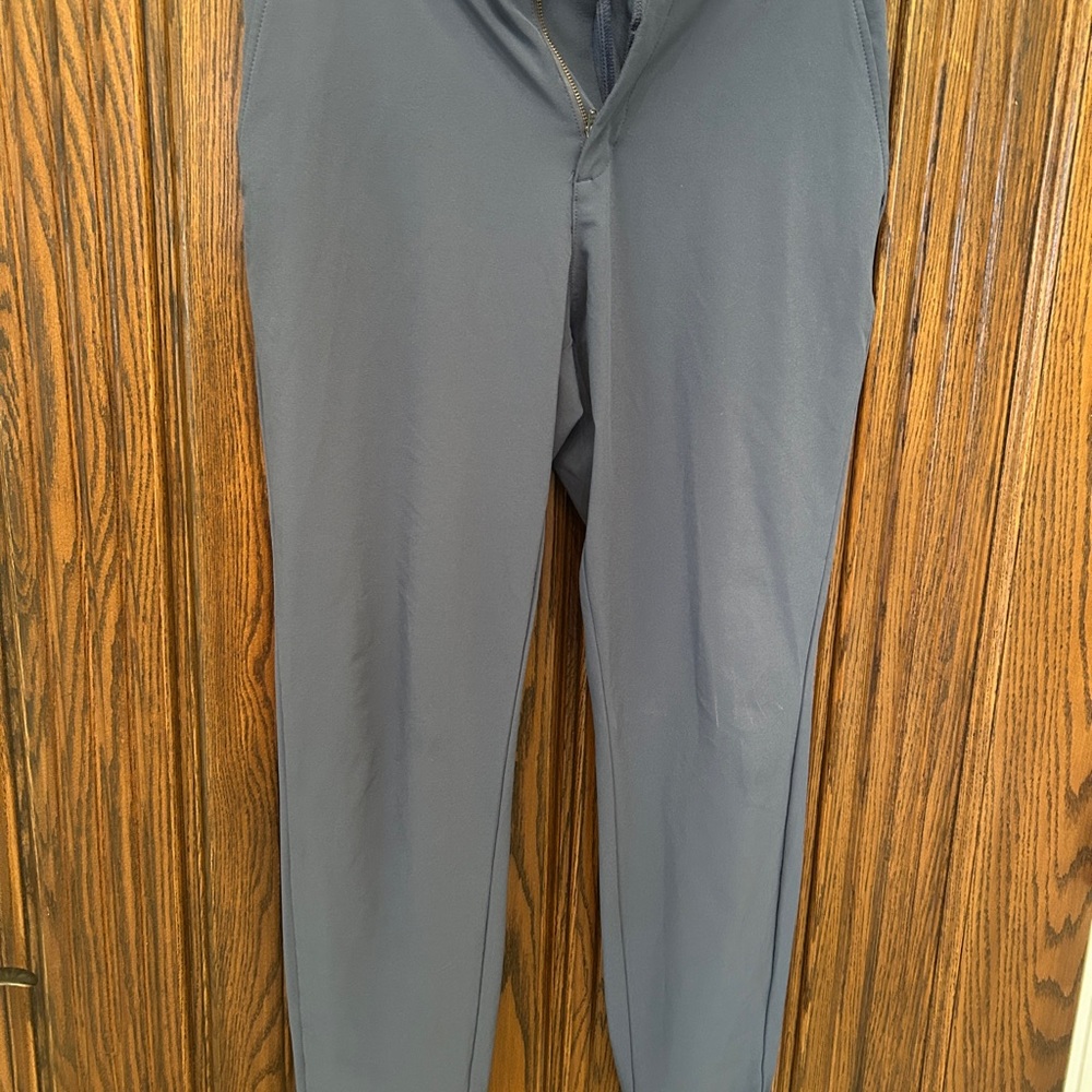 Mizzen+Main Navy joggers sz33